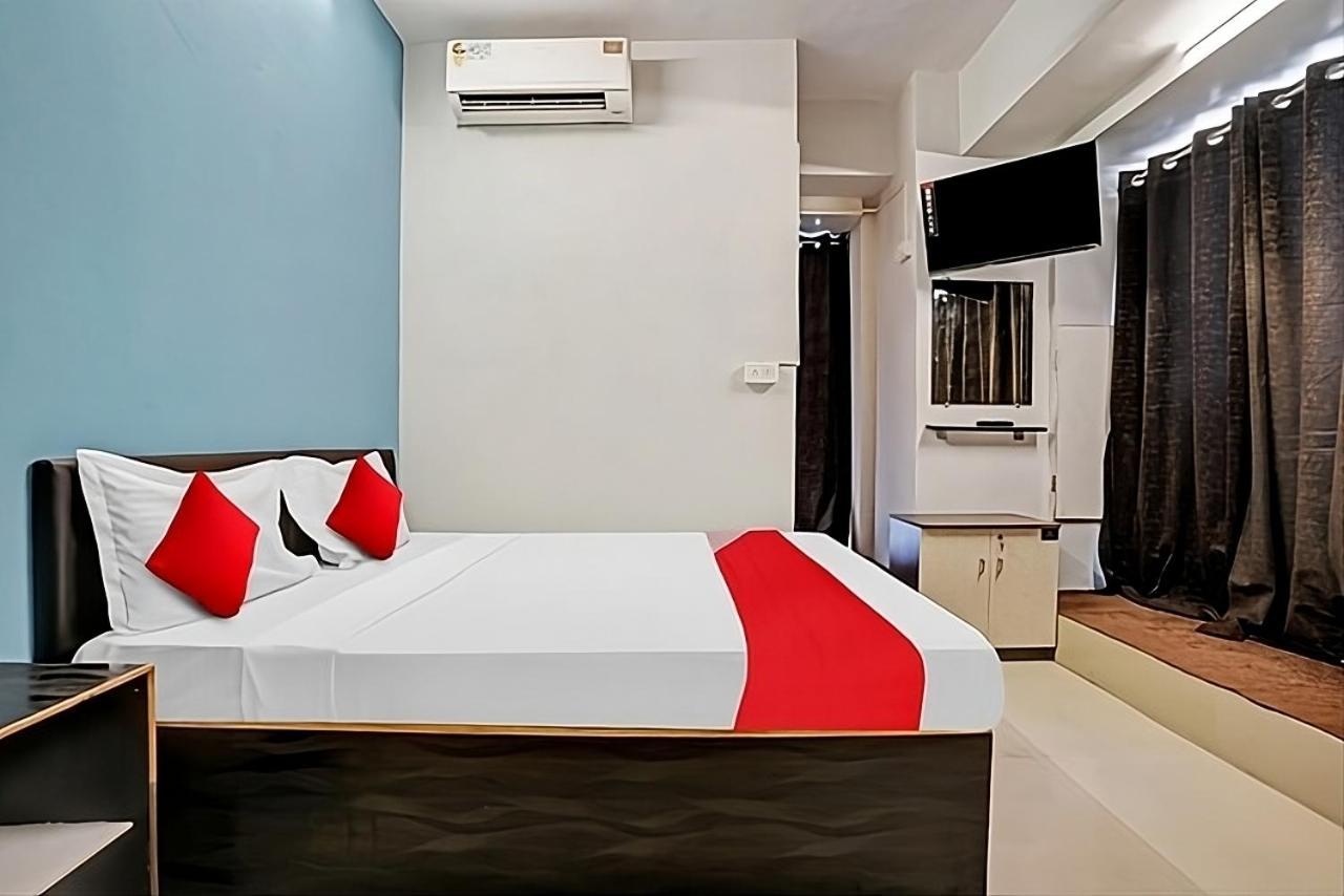 Hotel Welcome, Vip Road Vesu Surat Zewnętrze zdjęcie